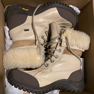 Snow boots